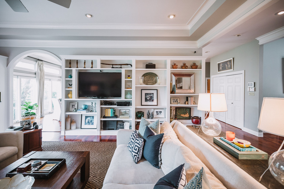 Home design - transitional home design idea in Austin