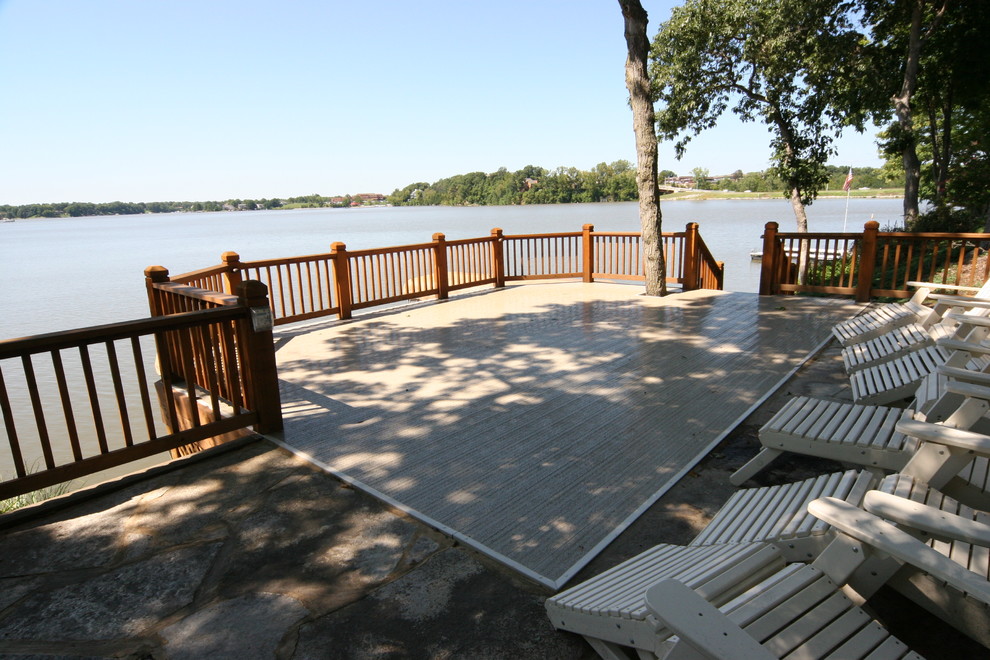 Inspiration for a rustic deck remodel in St Louis