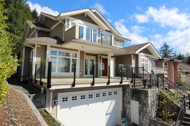 North Vancouver Duradek Vinyl Rooftop Deck With Panorama Glass Railings coastal-deck
