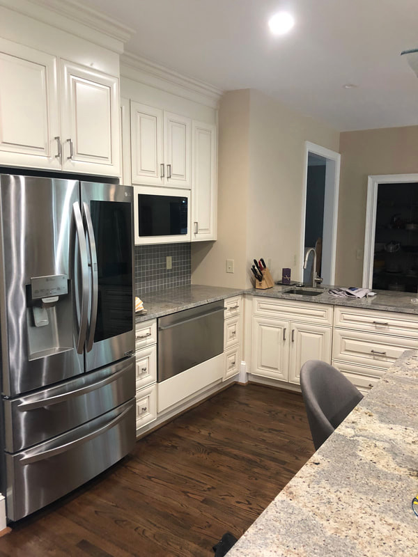 Example of a transitional kitchen design in Atlanta