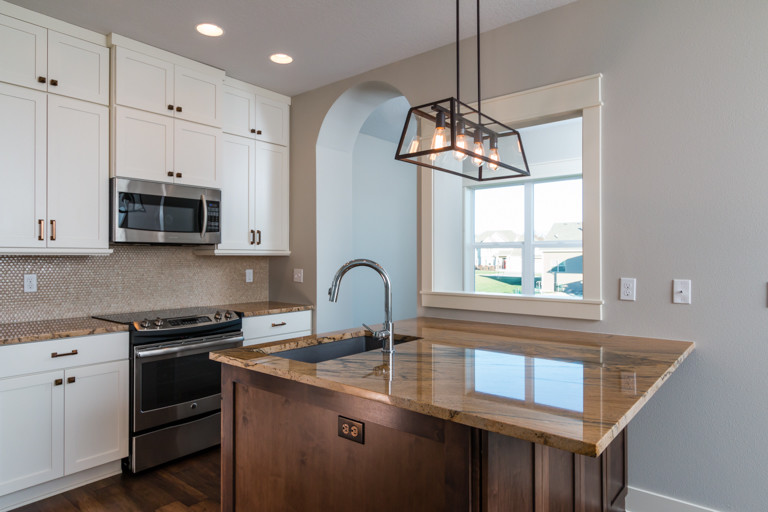 Kitchen - transitional kitchen idea
