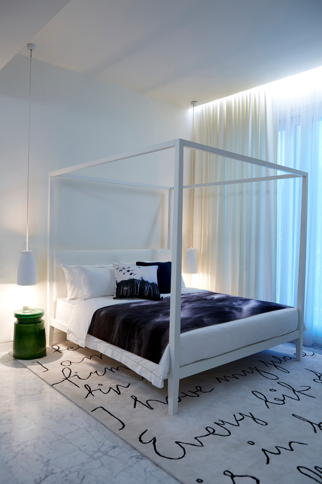 This is an example of a contemporary bedroom in Delhi.