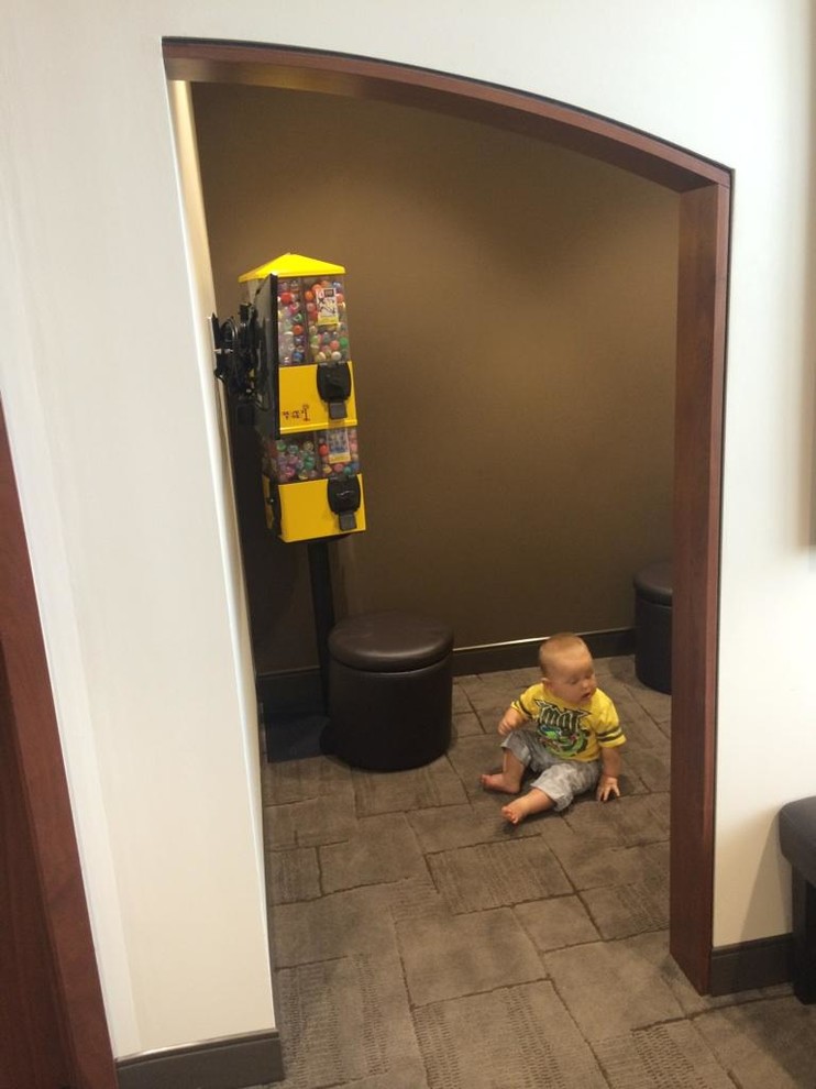 Example of a trendy kids' room design in Seattle