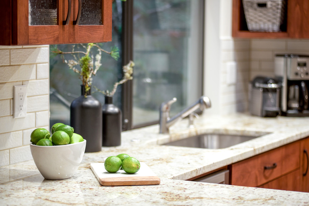 Kitchen - transitional kitchen idea in Seattle