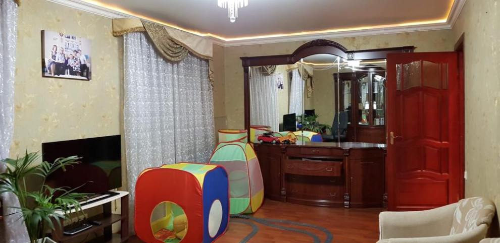 Детская комната "ДО" ремонта по проекту "Свежий воздух"