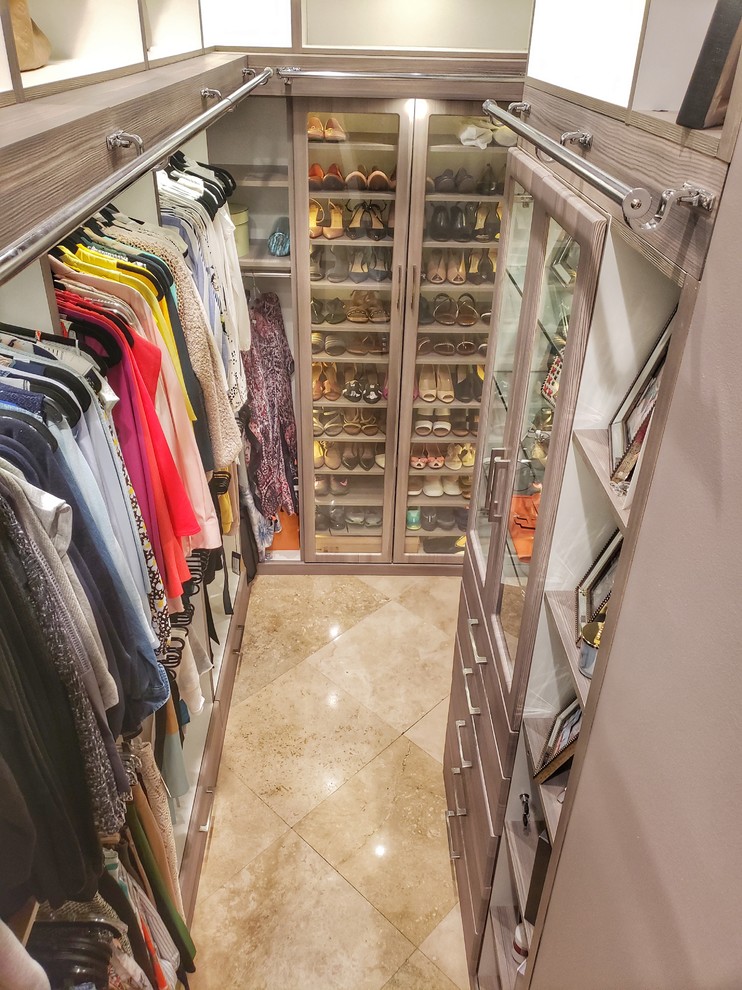 CUSTOM WALK IN CLOSETS Miami by Amy Mendez Closet Factory (Ft
