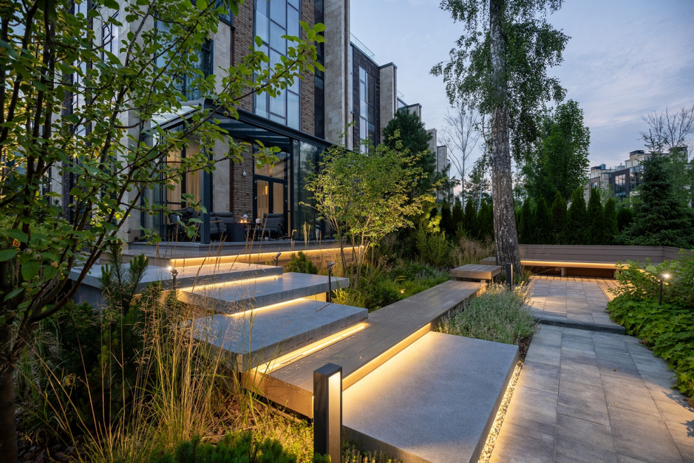 Освещение участка в таунхаусе Park Fonte