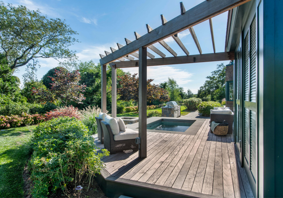 Home design - transitional home design idea in Boston