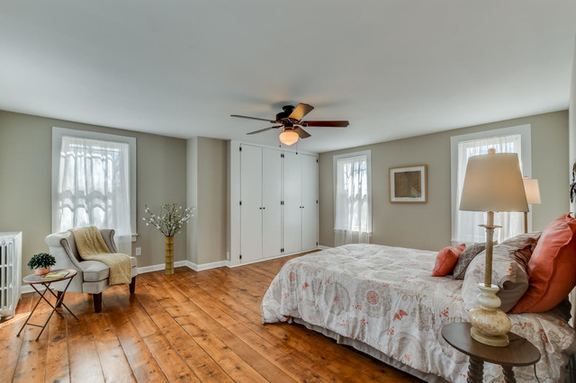 Circa 1780 Flemington, NJ Farmhouse country-bedroom