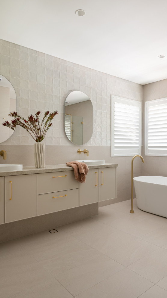 Design ideas for a contemporary bathroom in Perth.