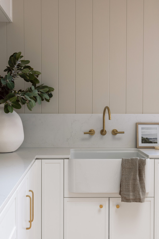 Photo of a contemporary laundry room in Geelong.