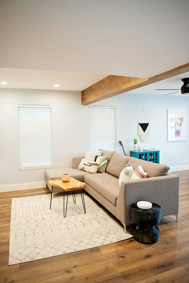 Inspiration for a transitional home design remodel in Austin