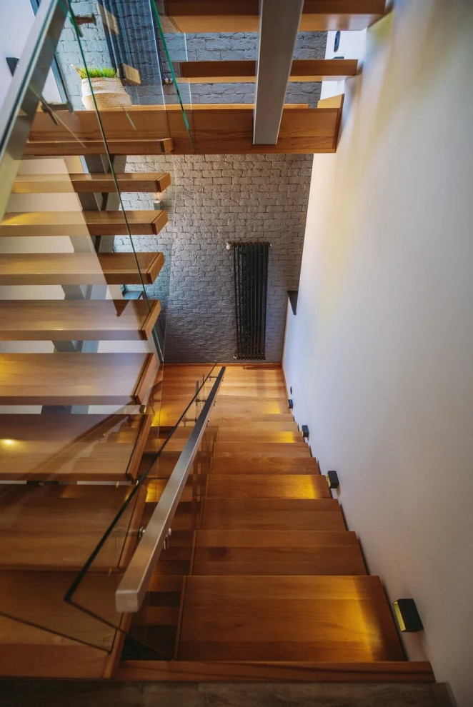 Лестница в доме. Эко-минимализм