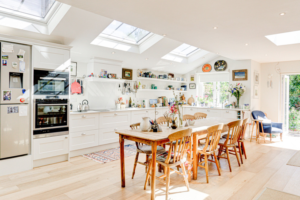 Inspiration for a cottage kitchen remodel in London