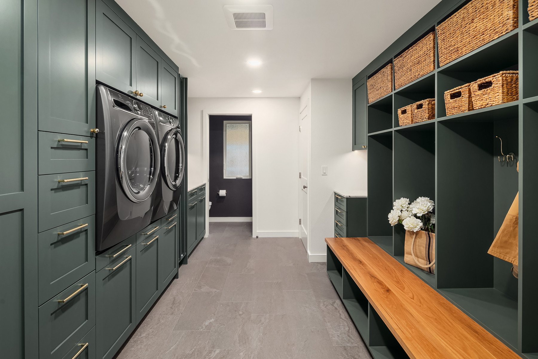 Moody Laundry Room - Woodinville