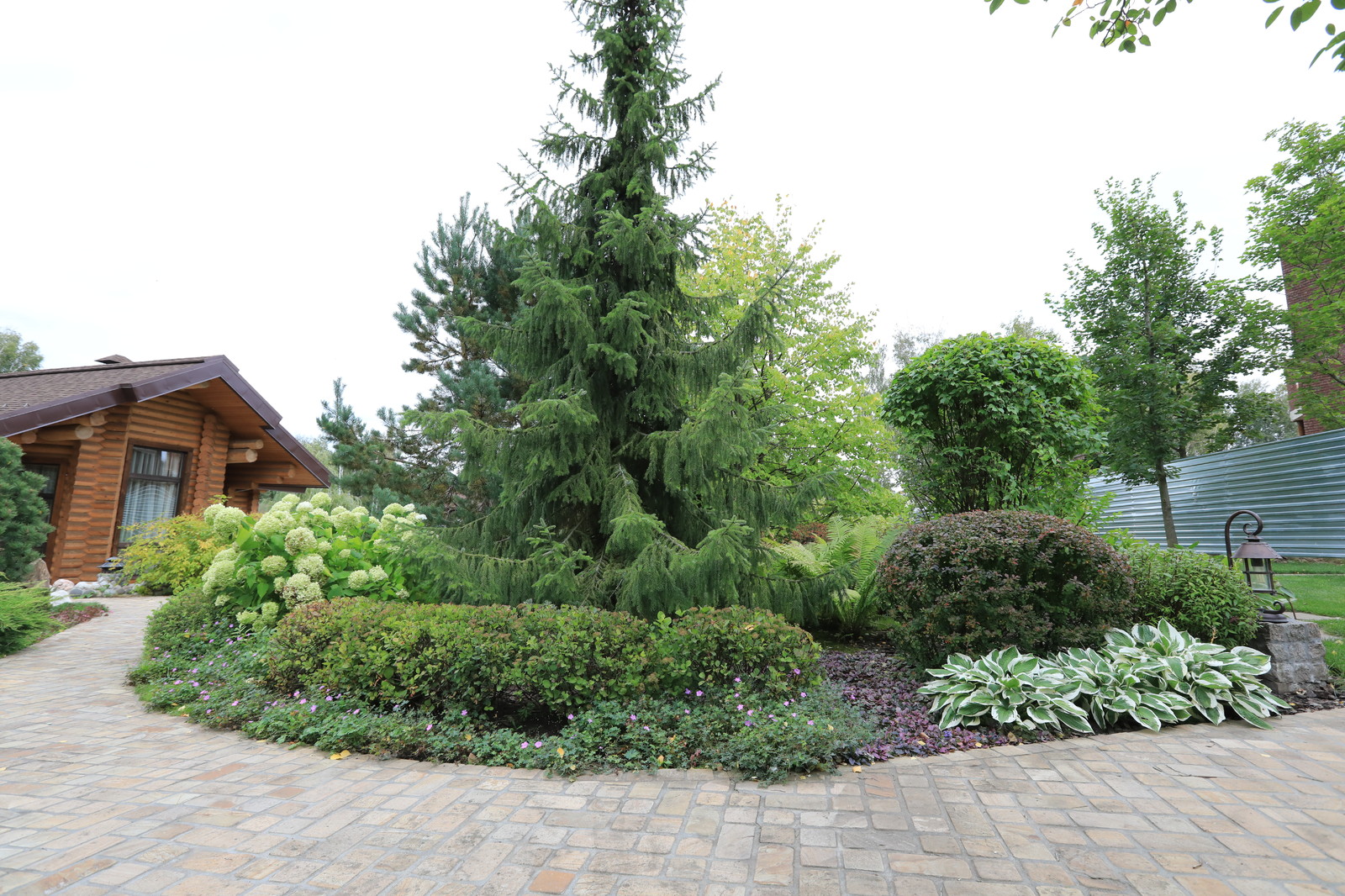 Сказочный мир в предместье Орла