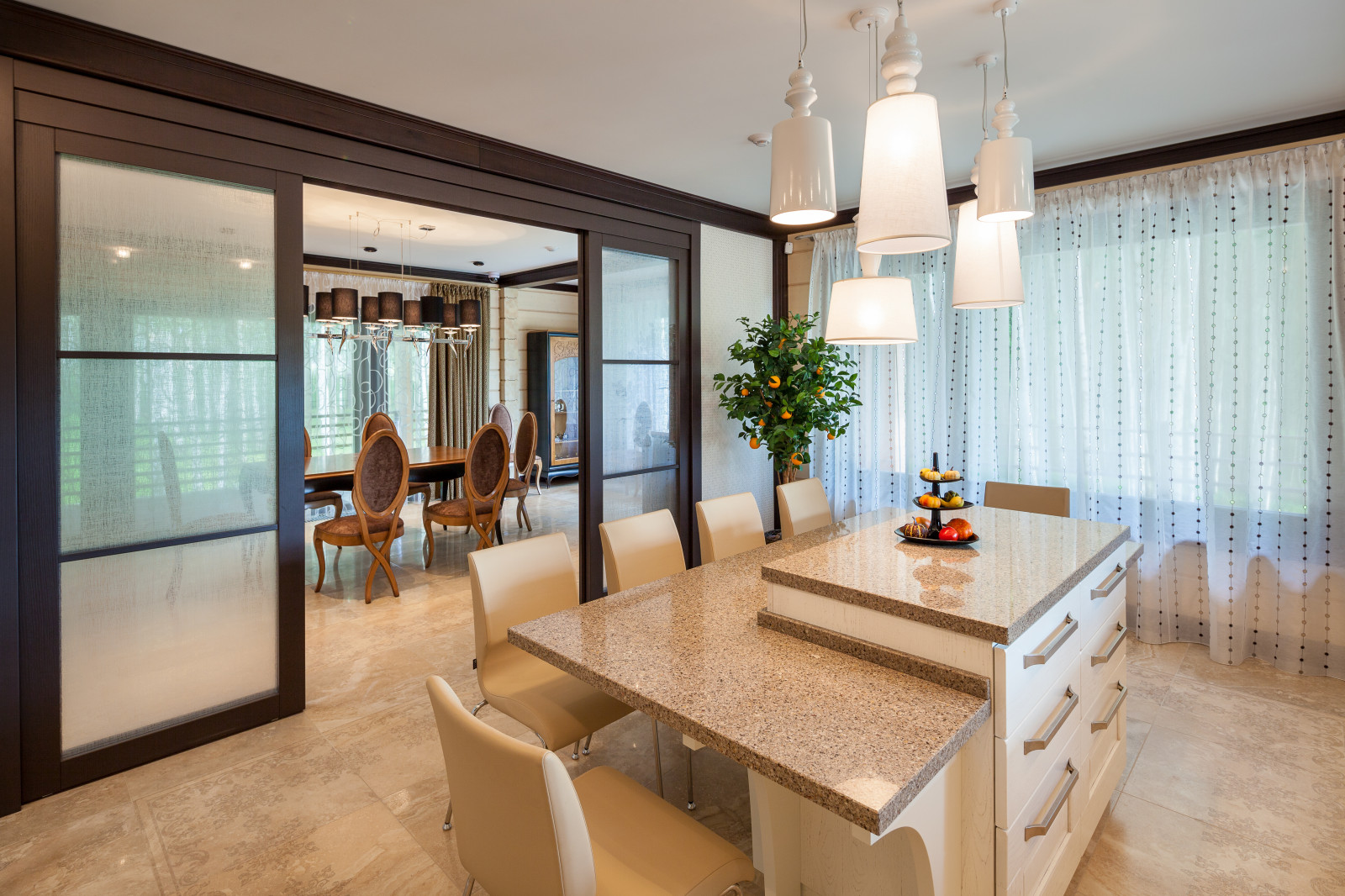 Интерьер трехэтажного загородного дома в Нижегородской области