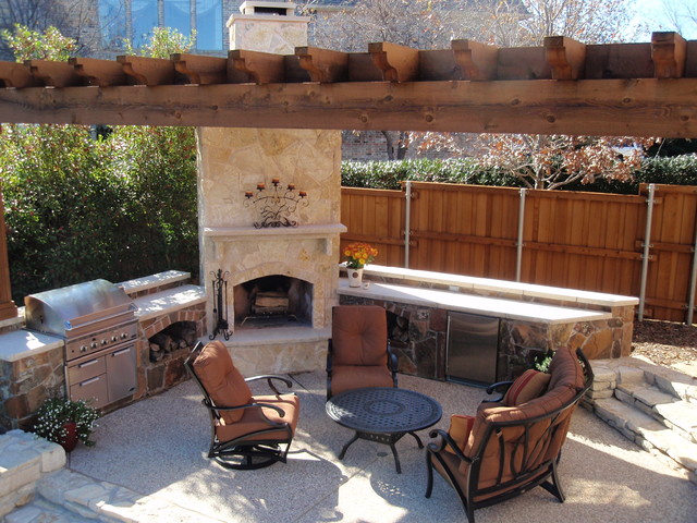 Southwest Fence Deck Outdoor Living Space Traditional Patio