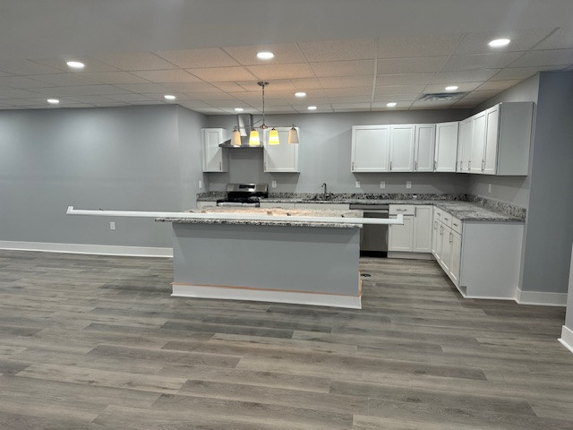 Kitchen - transitional kitchen idea