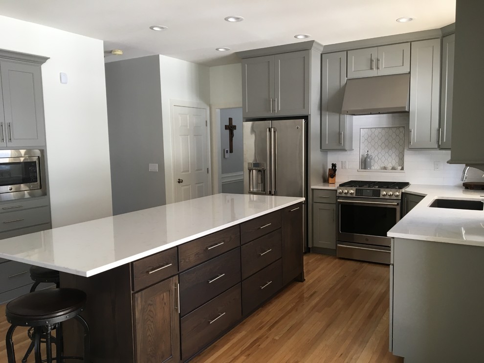 Kitchen - transitional kitchen idea