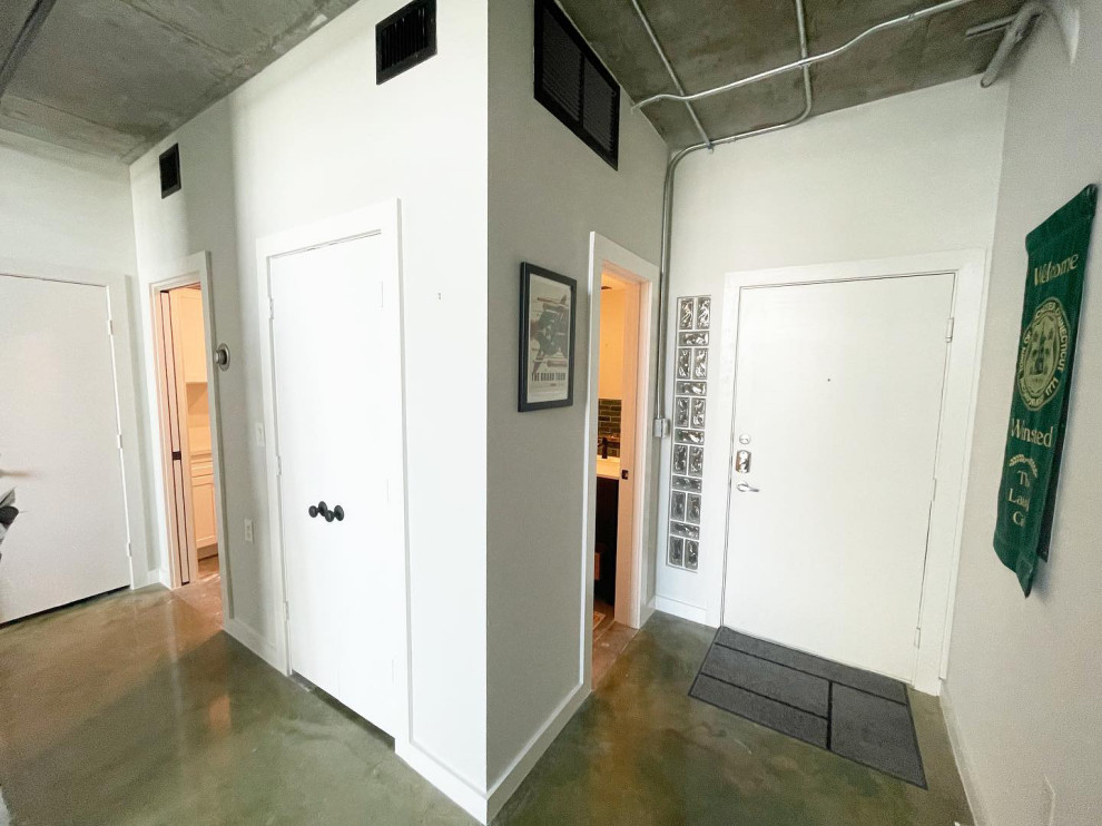 Midtown Powder Bath / Utility Room