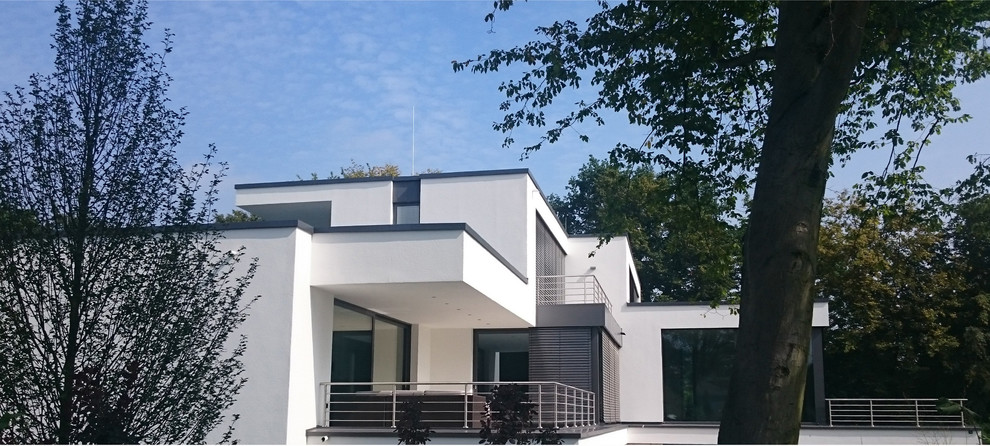 Große Moderne Terrasse in Düsseldorf