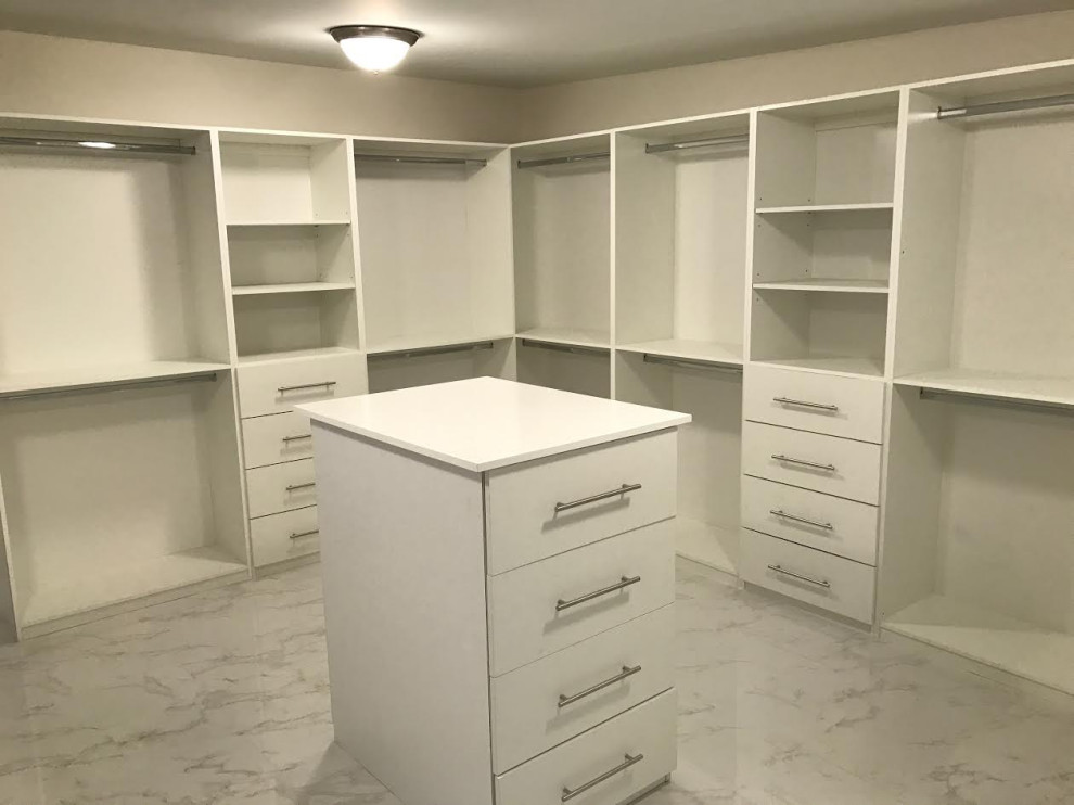 Custom WalkIn Closet Design Miami par Top Shelf Remodeling and