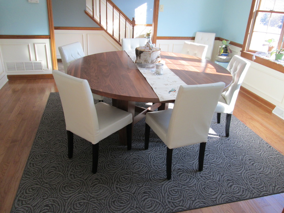 Kitchen/dining room combo - mid-sized transitional light wood floor kitchen/dining room combo idea with blue walls and no fireplace