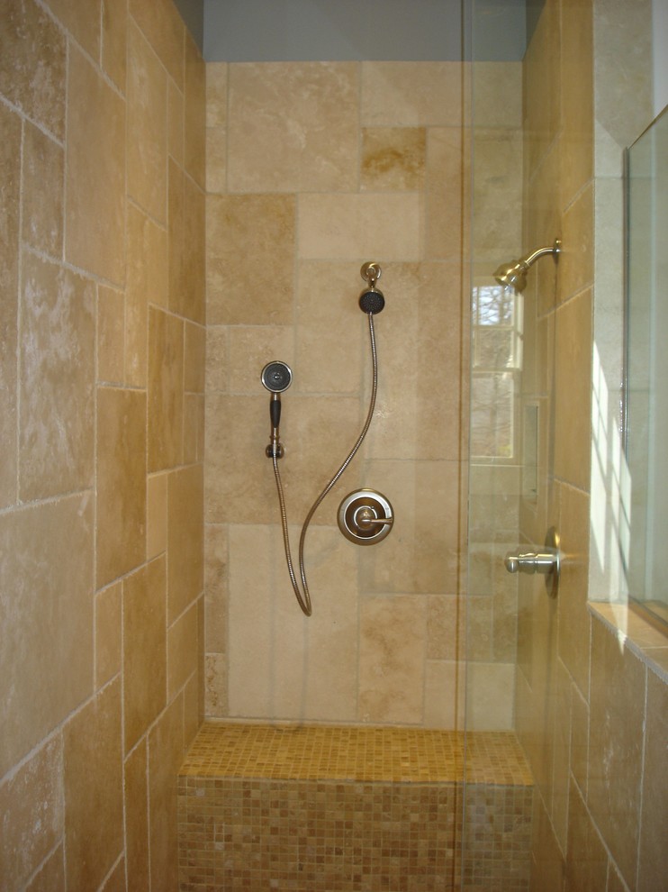 This is an example of a traditional bathroom in Birmingham.