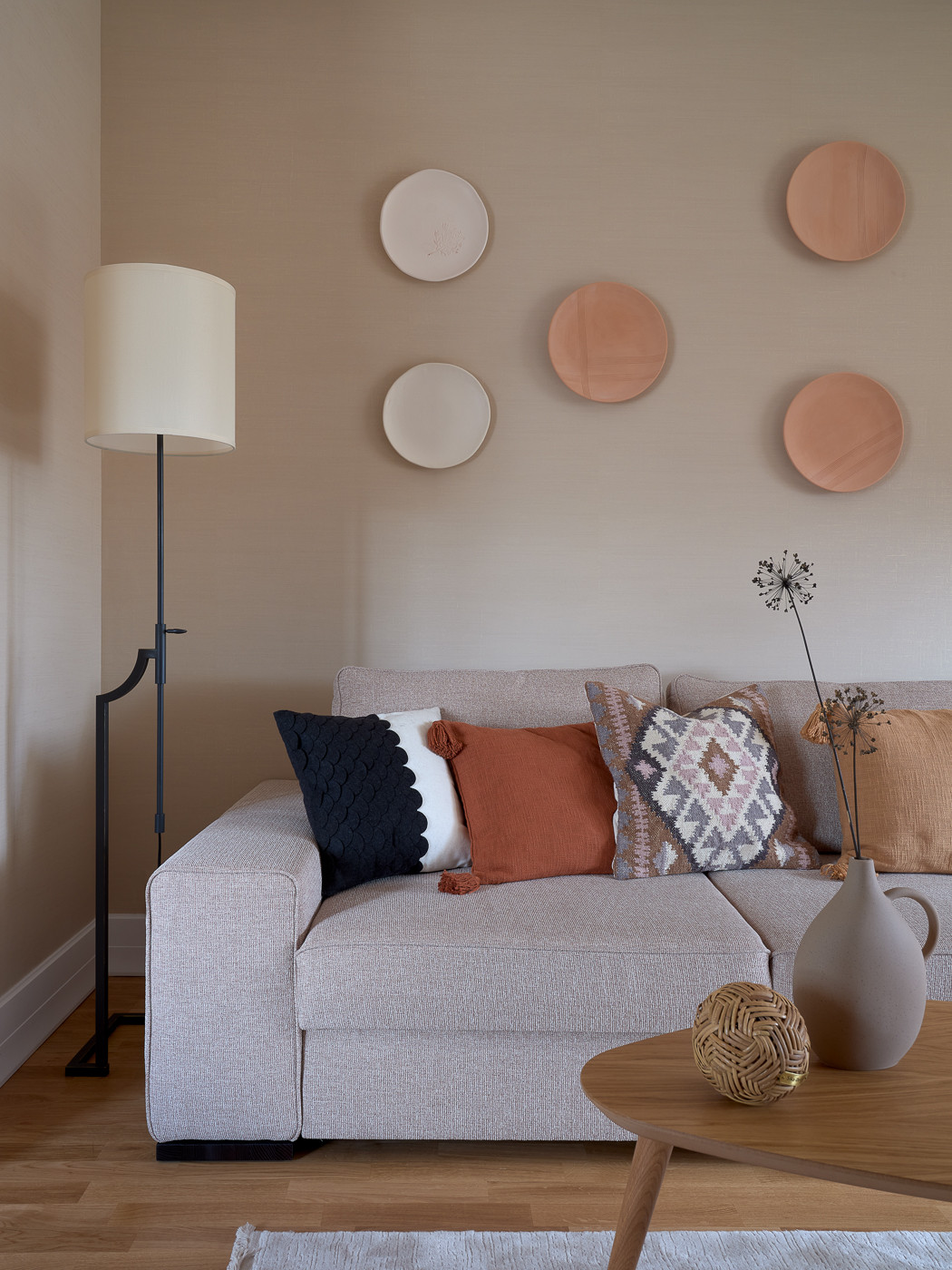 Реализованный проект гостиной в ЖК Черняховского.