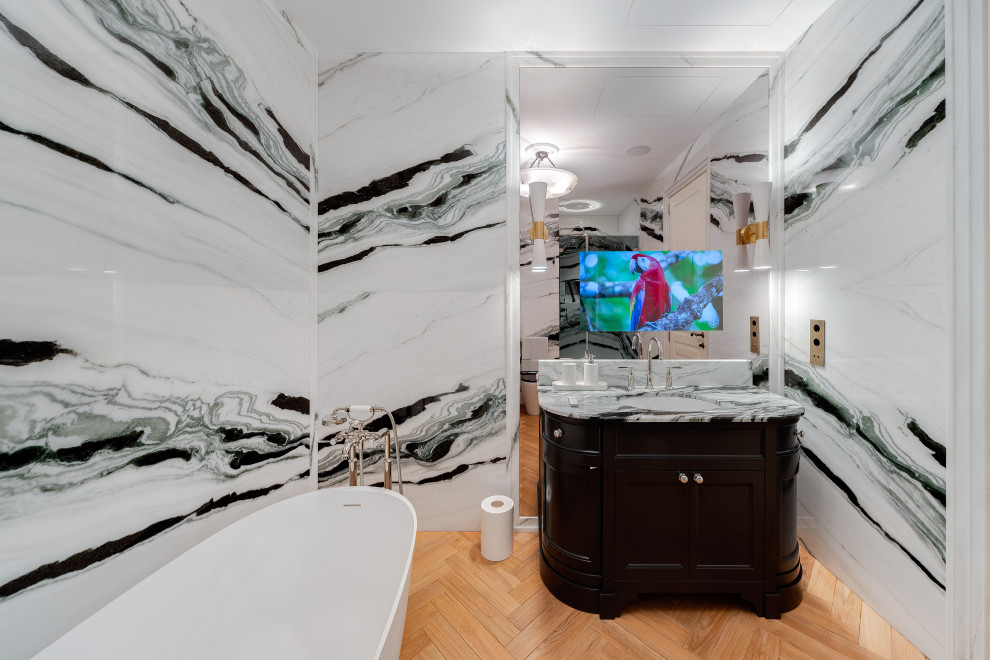 Телевизор в ванной на Котельнической