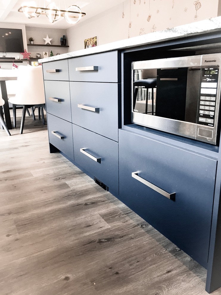 Kitchen - contemporary kitchen idea