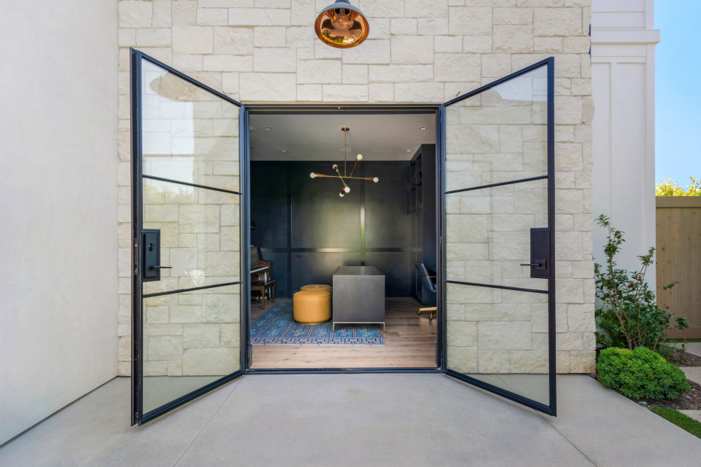 Example of a transitional home design design in Orange County