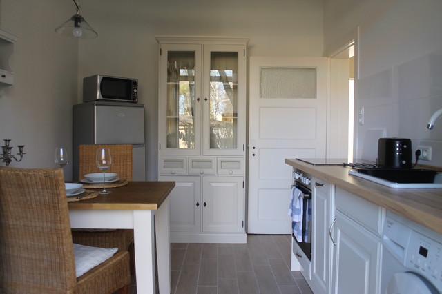 wohnung w3 traditional-kitchen
