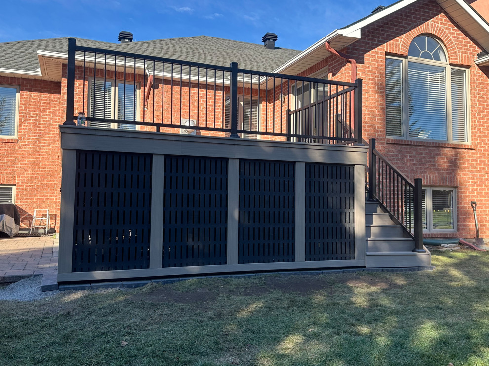 Coastline with Wide trim and pvc lattice