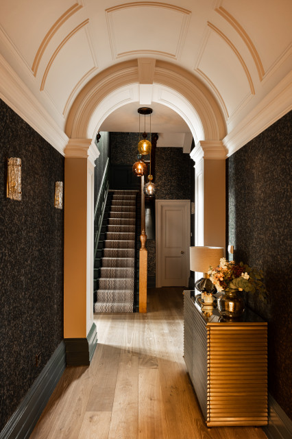 The Mansions, Cobham. contemporary-entre
