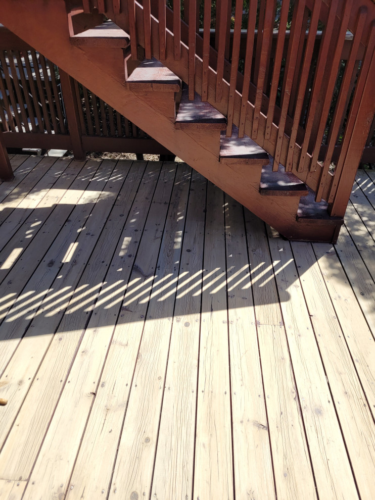 Deck Sanding & Staining
