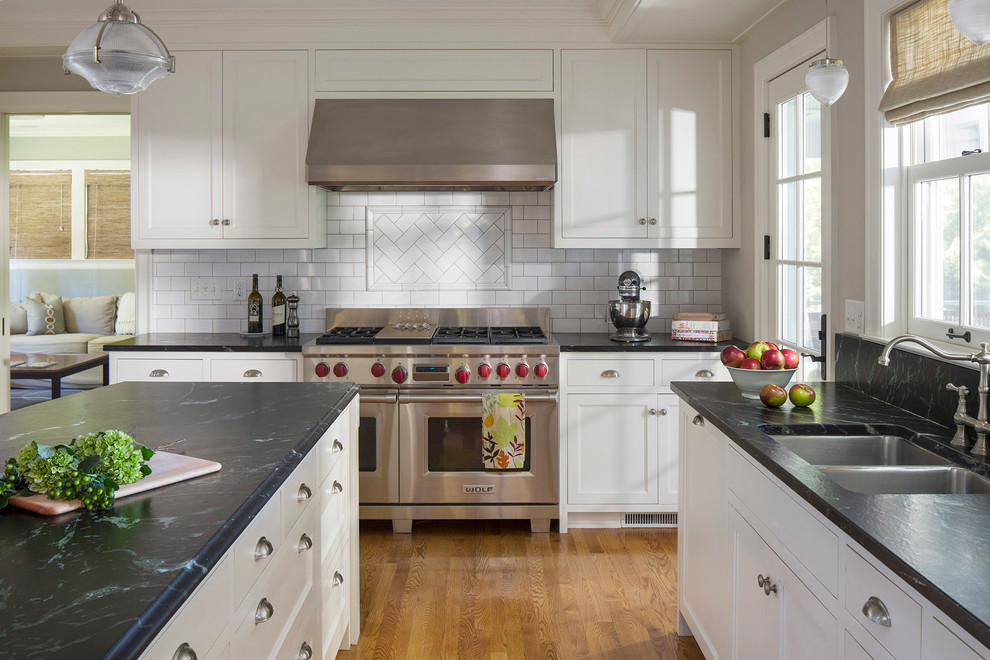 Transitional kitchen photo in Minneapolis