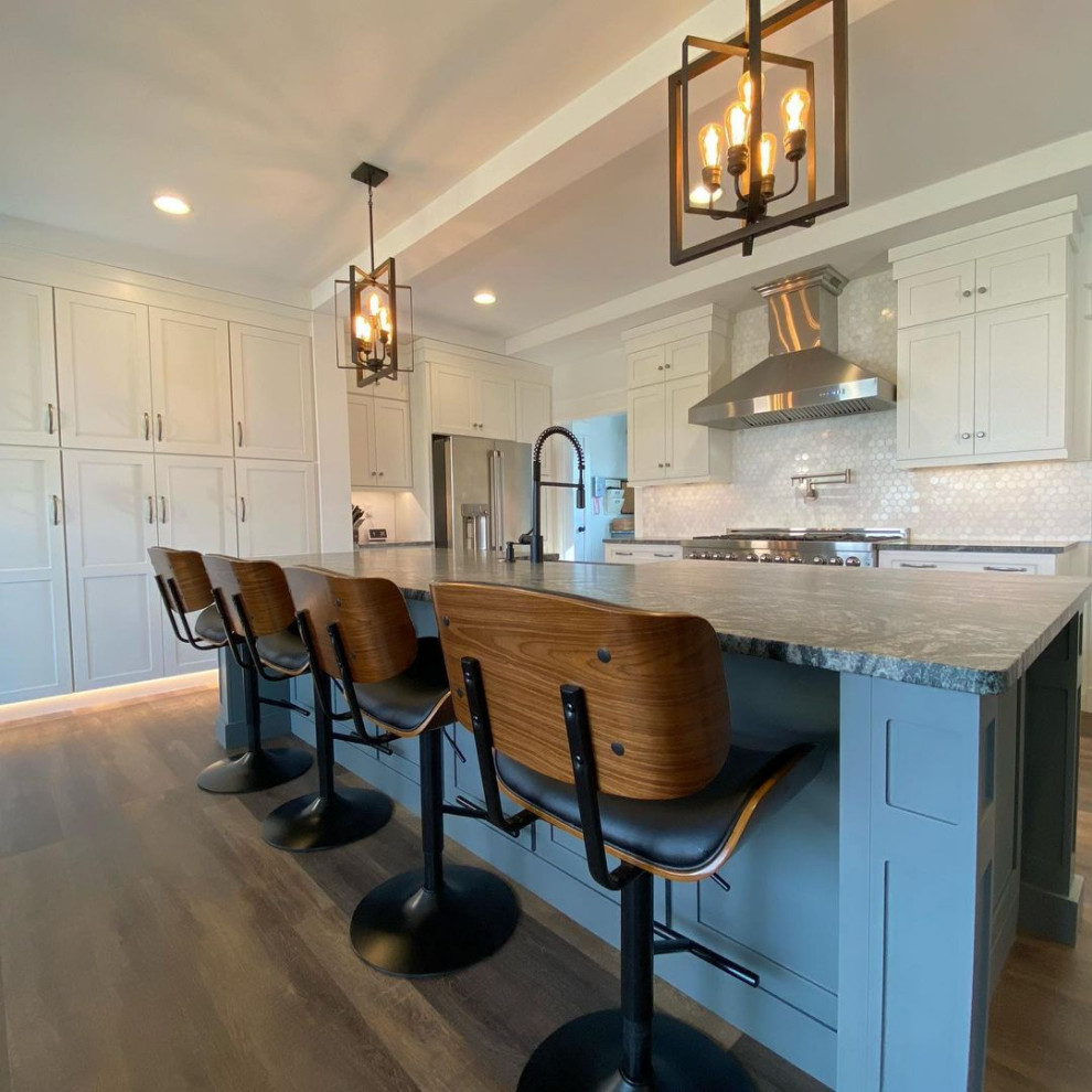 Mid-sized mountain style kitchen photo