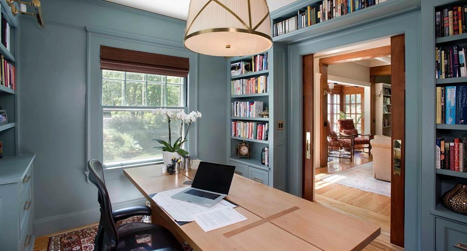 Inspiration for a modern home office in New York.