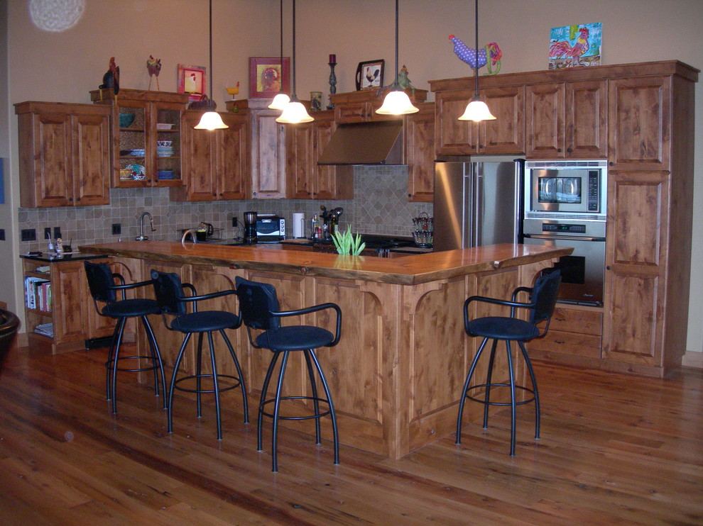 Kitchen - rustic kitchen idea