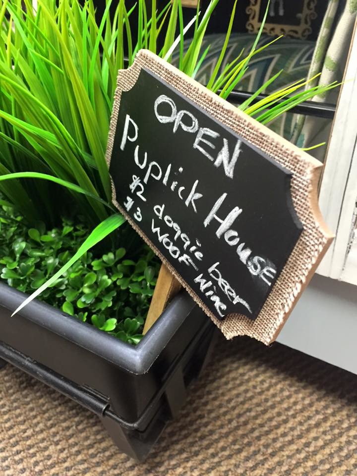 Mid-sized eclectic back porch idea in Phoenix