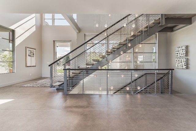 The Long Beach moderno-escalera