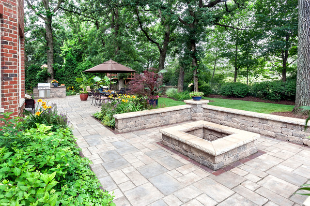 Lemont Fire Pit traditional-patio