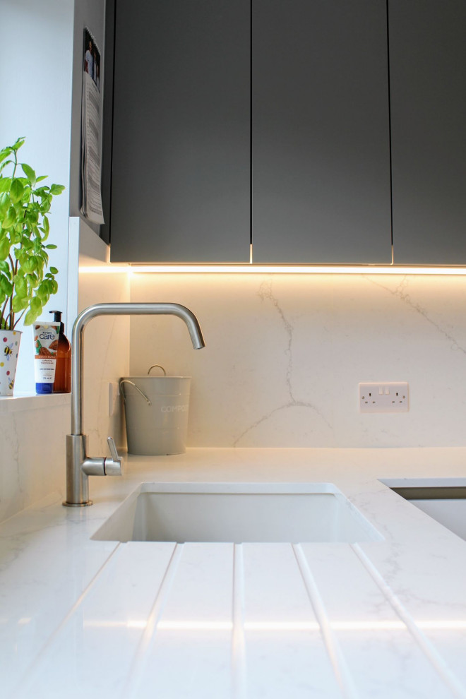The Oadby Kitchen - Volpi True Handleless
