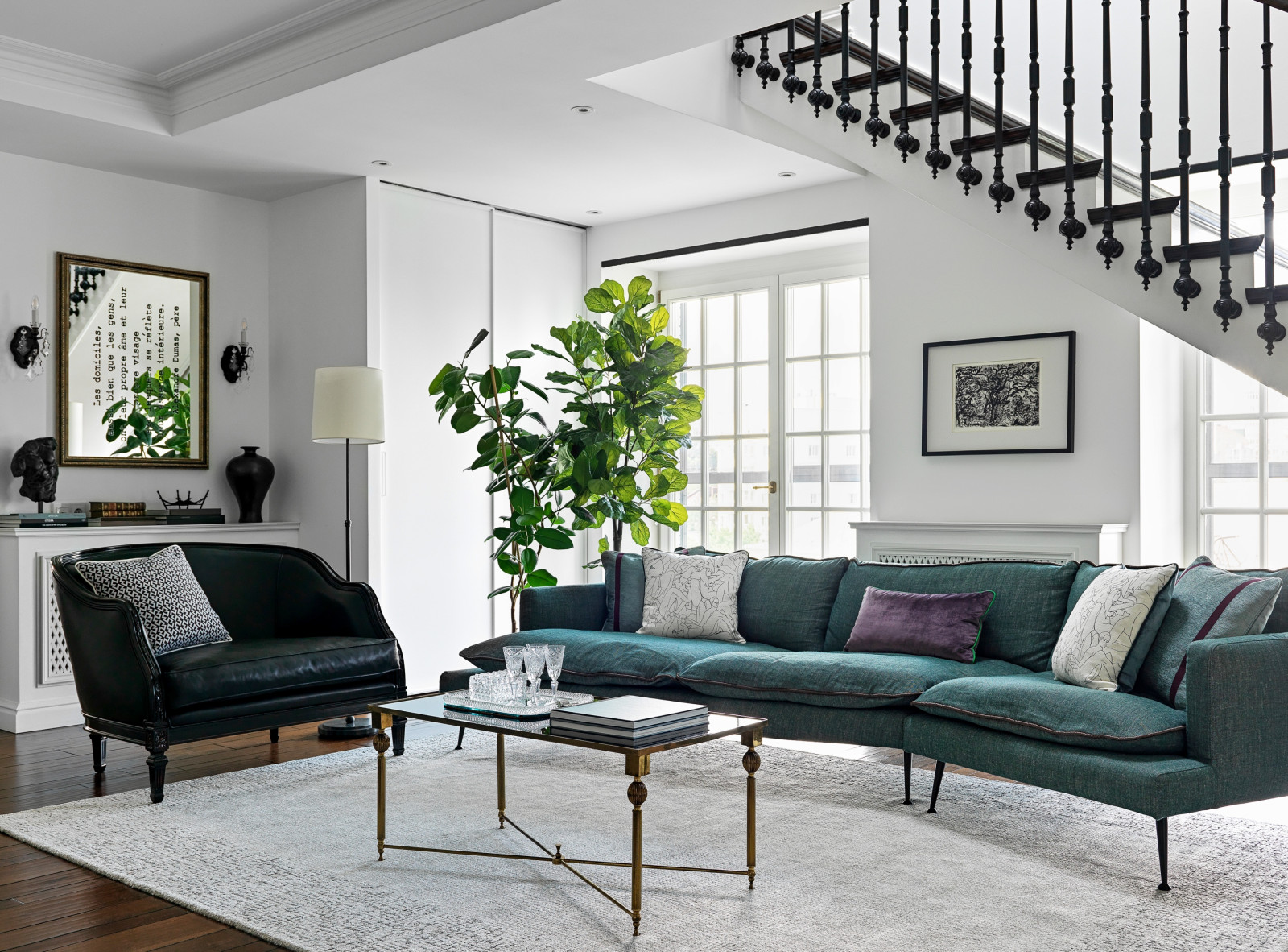 Двухуровневая квартира с мансардой во французском стиле