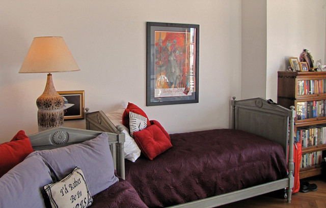 Re-location to Europe modern-schlafzimmer