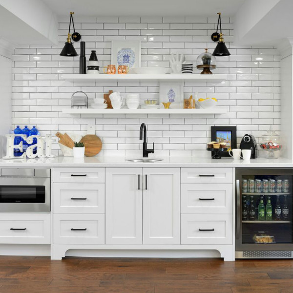 Mid-sized transitional home design photo in Toronto