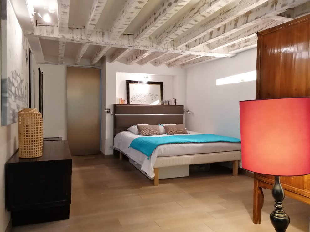 Chambre parentale avec salle de bain privée et dressing