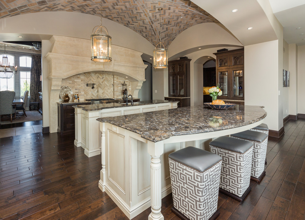 Kitchen - transitional kitchen idea